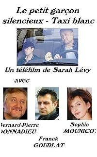 Un petit garçon silencieux poster